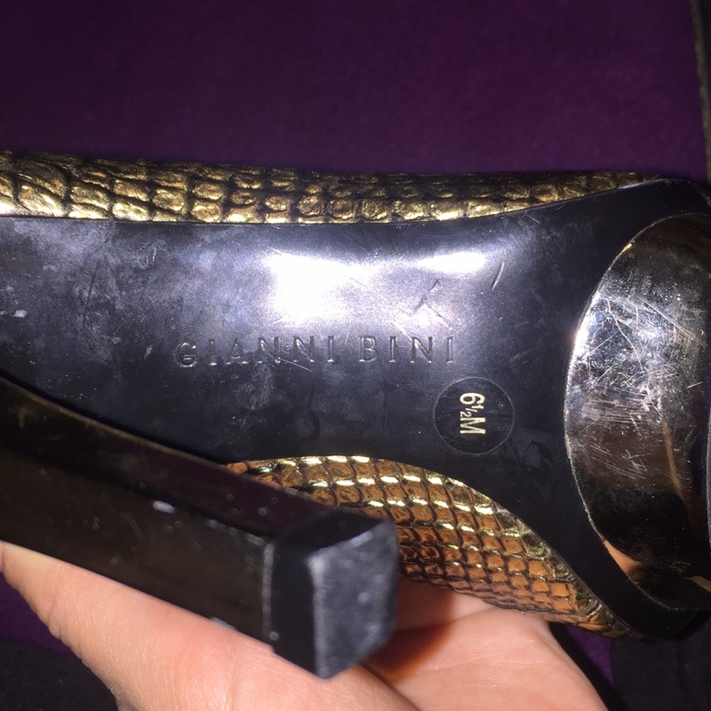 Heels - Picture 7 of 7